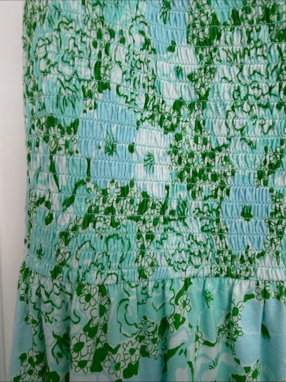 Lilly Pulitzer outstanding dress in burst of joy print from the vintage vault - Picture 3 of 15